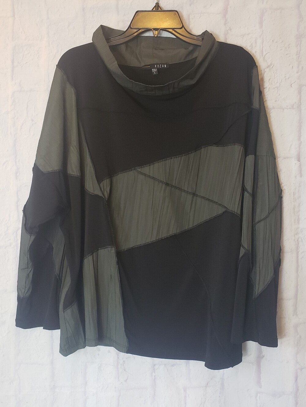 KOZAN Windbreaker Style Pullover Top Or Jacket Black & Army Green Large